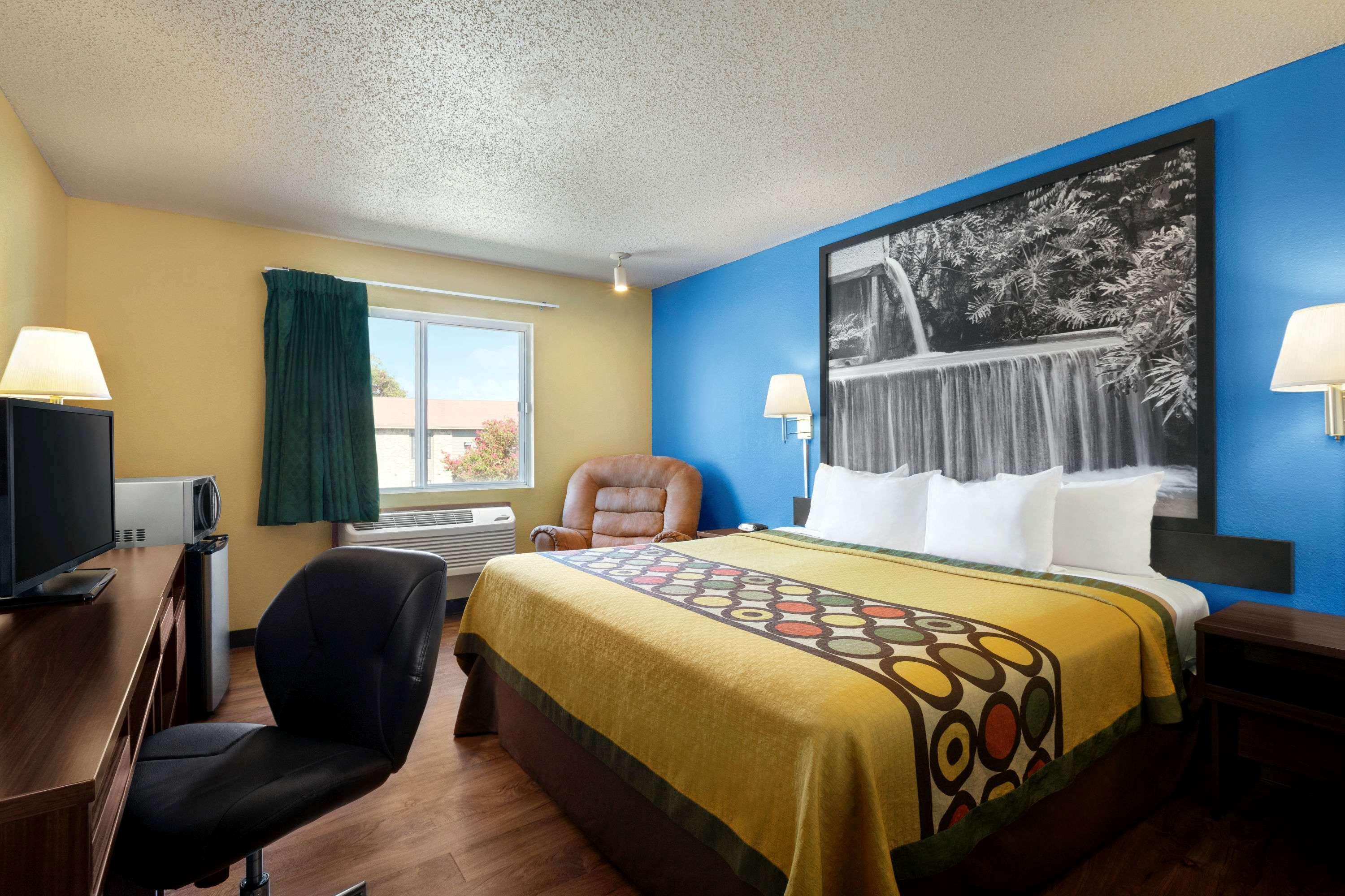 Super 8 By Wyndham Waco University Area Exteriér fotografie